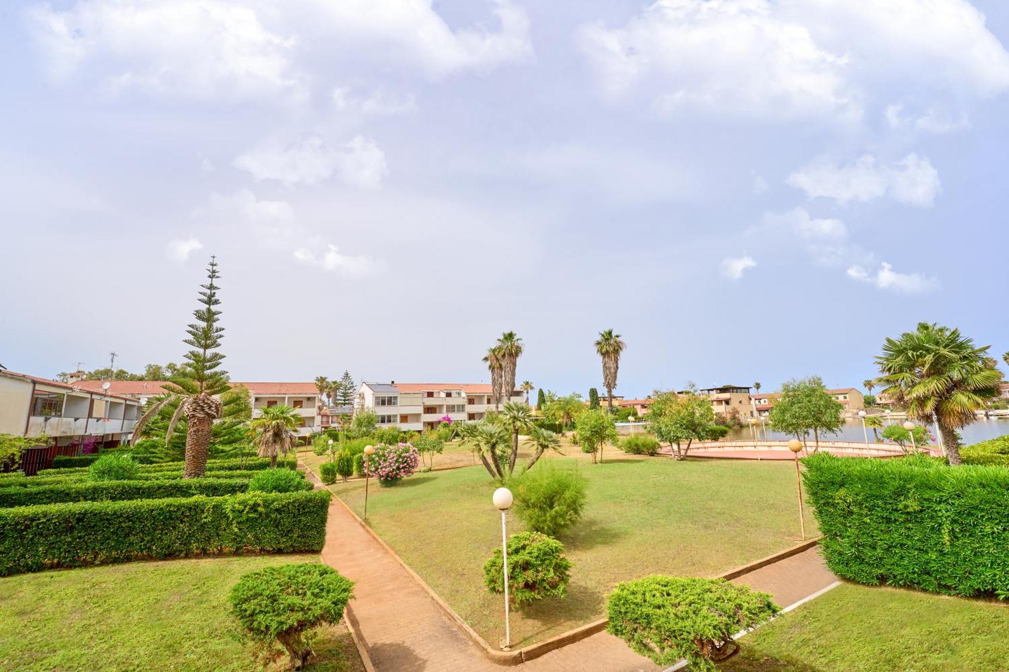Casa Vacanze Lux By White Aparthotel I Casoni Esterno foto