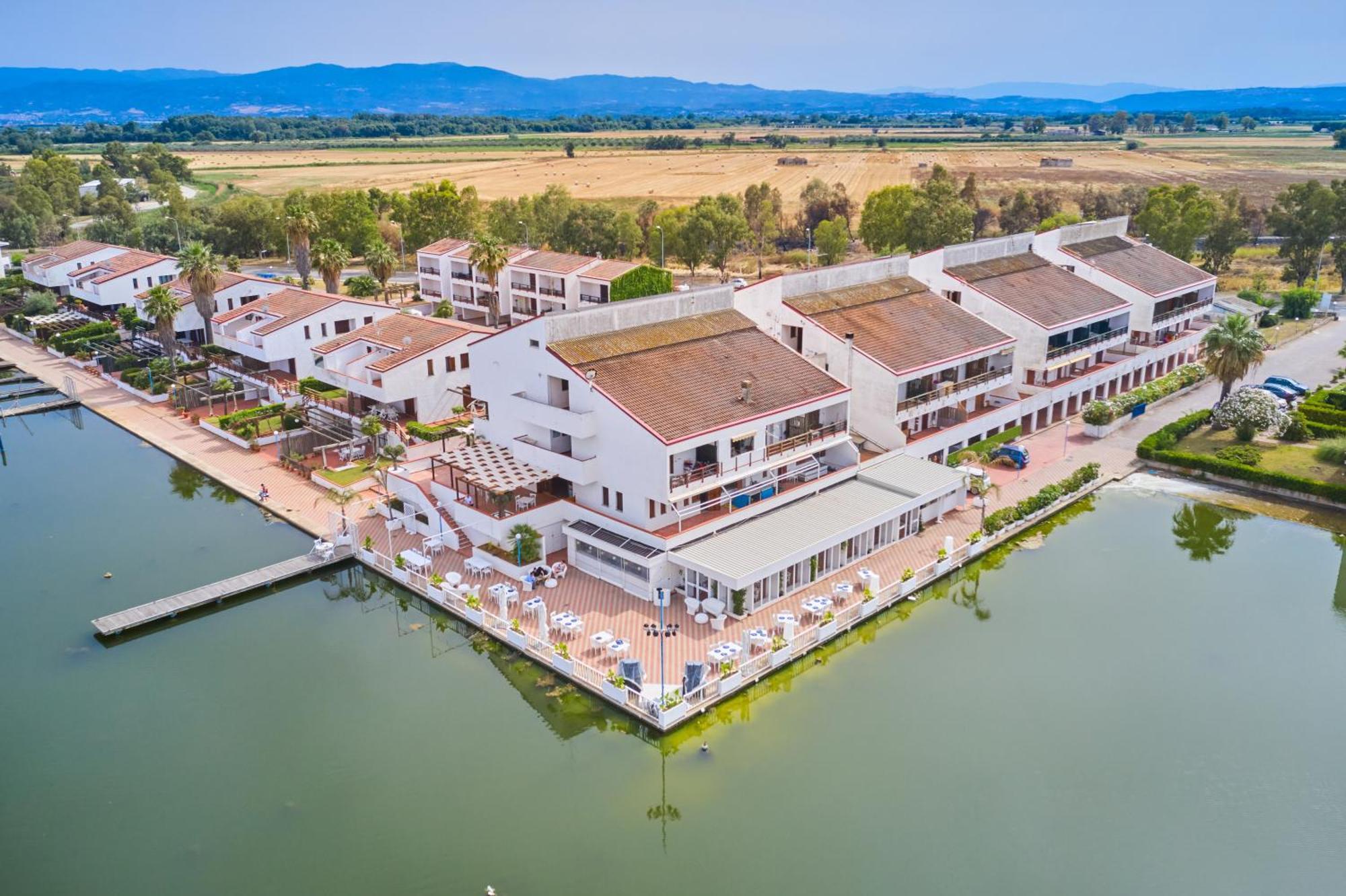 Casa Vacanze Lux By White Aparthotel I Casoni Esterno foto