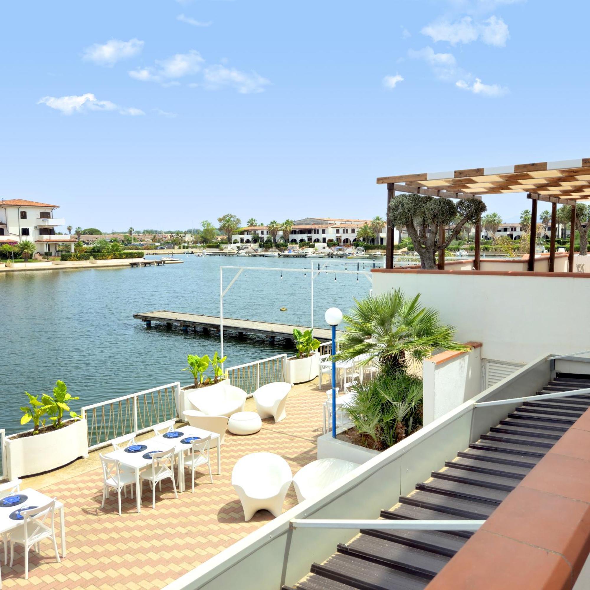 Casa Vacanze Lux By White Aparthotel I Casoni Esterno foto